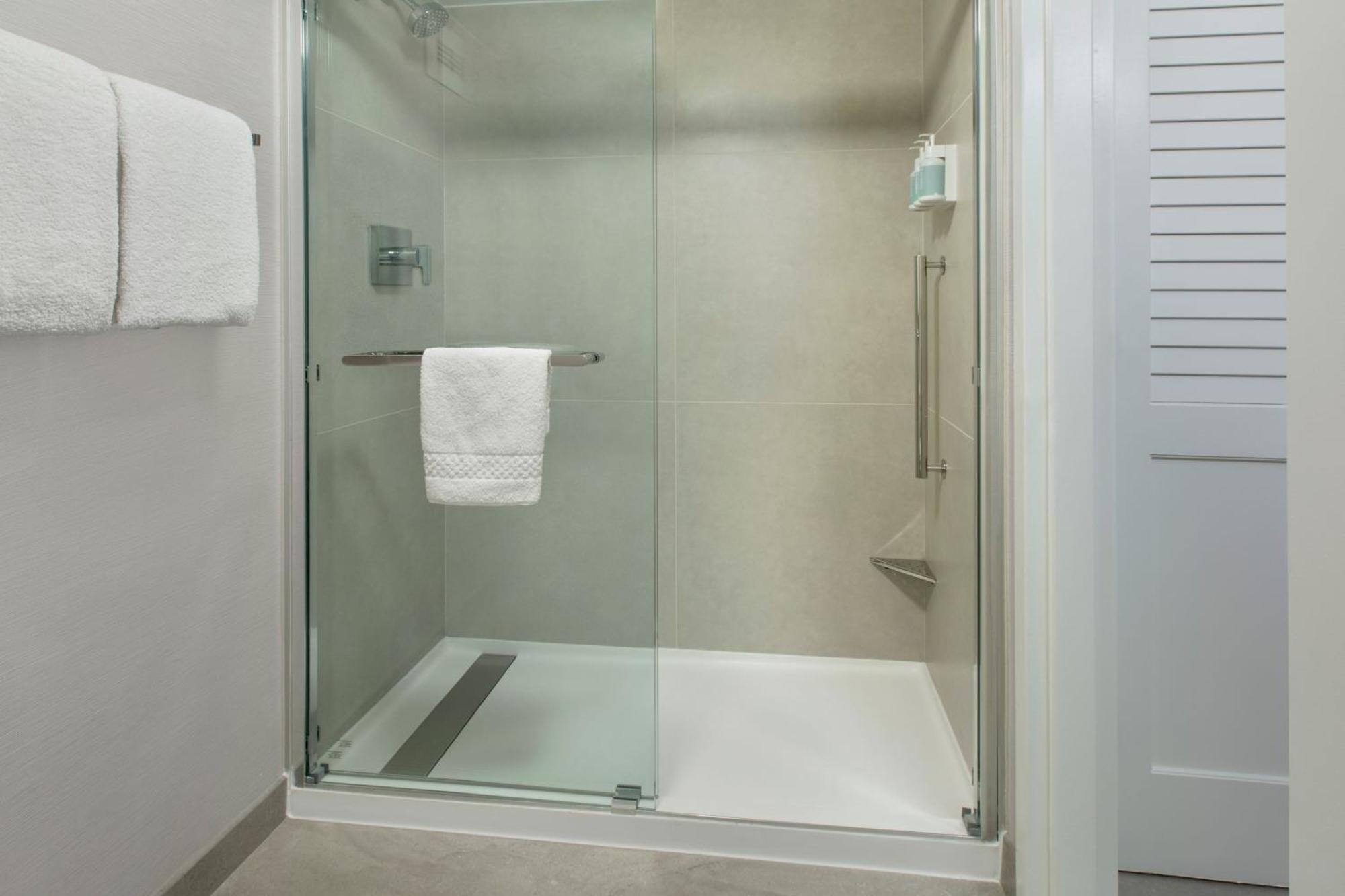Courtyard By Marriott Tarrytown Westchester County Exterior photo