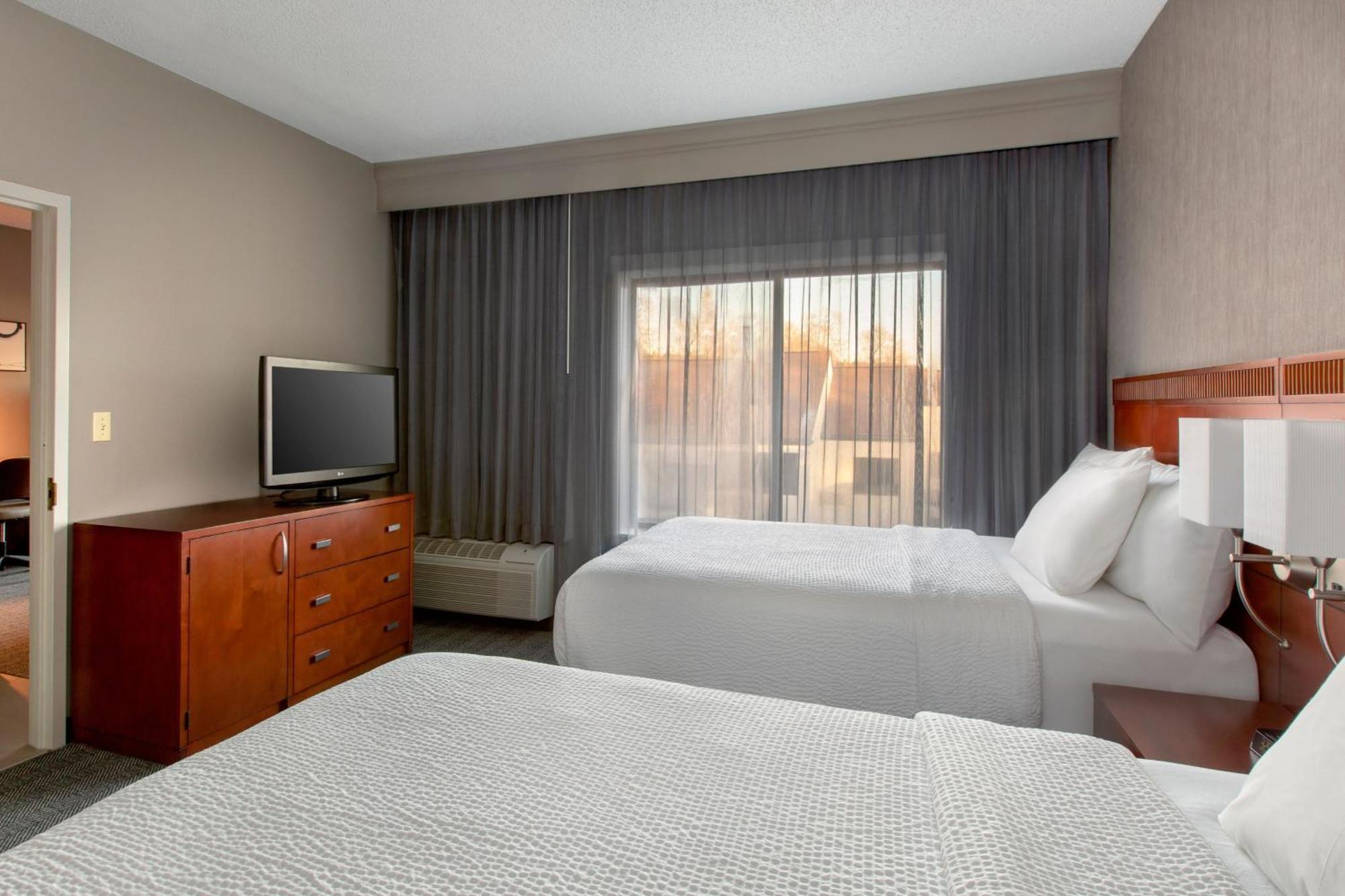 Courtyard By Marriott Tarrytown Westchester County Exterior photo