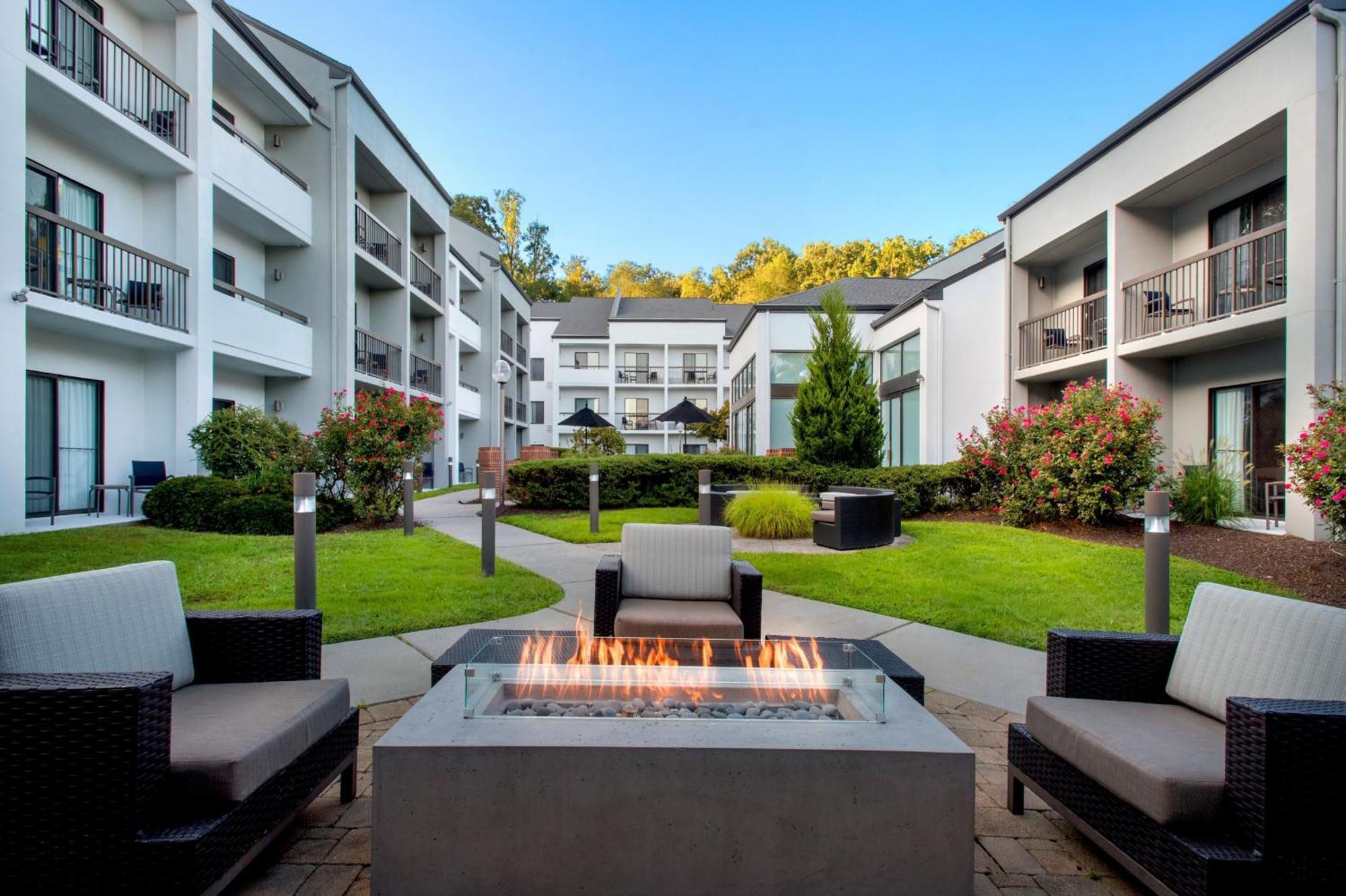Courtyard By Marriott Tarrytown Westchester County Exterior photo