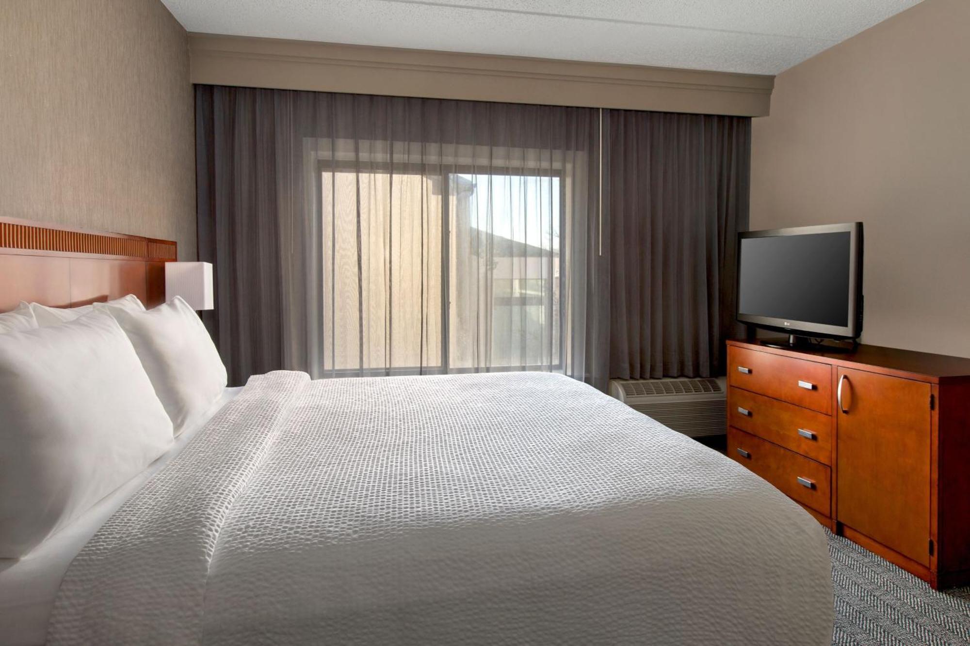 Courtyard By Marriott Tarrytown Westchester County Exterior photo